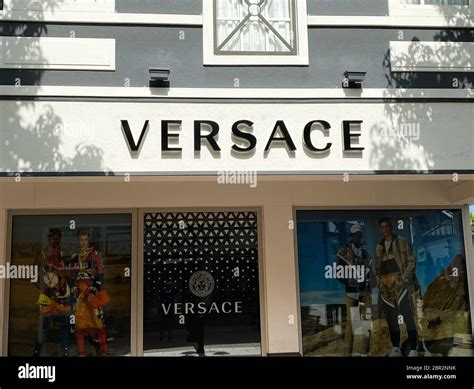 versace schoenen roermond|Versace Eindhoven Roermond.